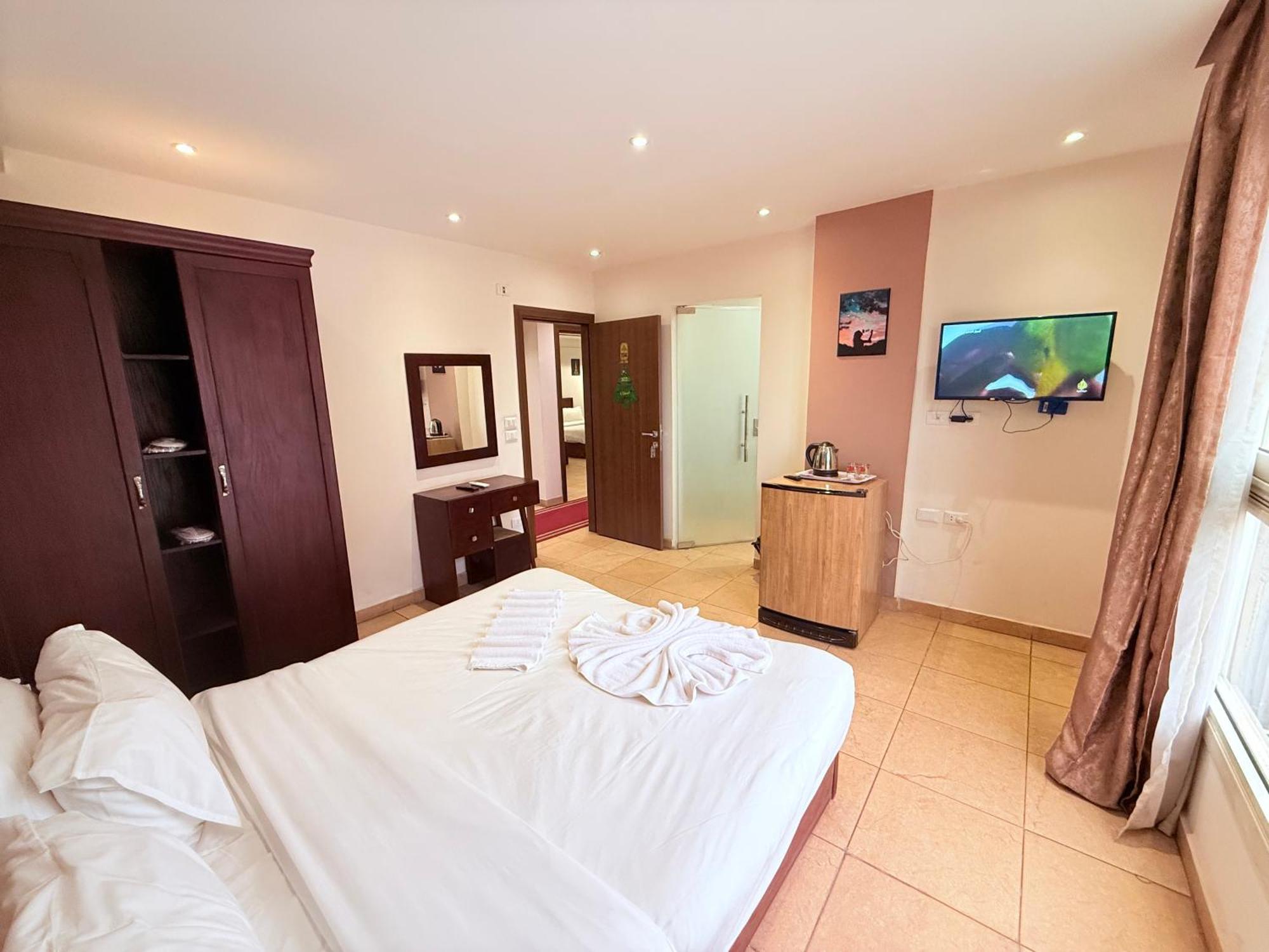 King Khafren View Inn Kafret el-Gabal Exterior foto